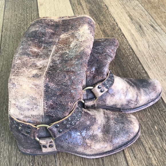 Distressed Frye Boots - Picture 4 of 6